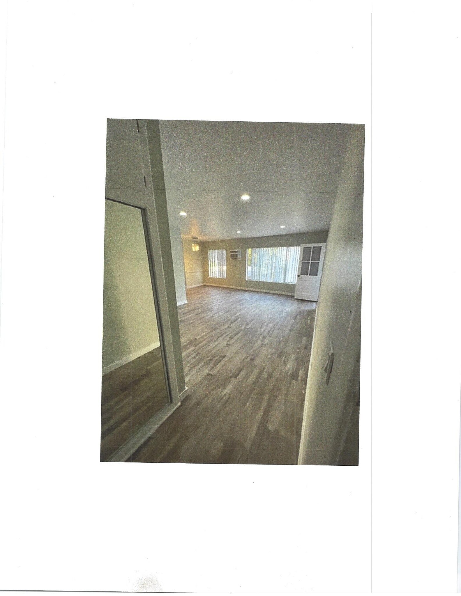 entrance - 1472 S Wooster St