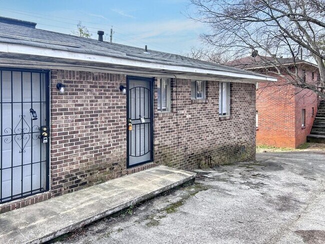 Building Photo - 7736 Rugby Ave