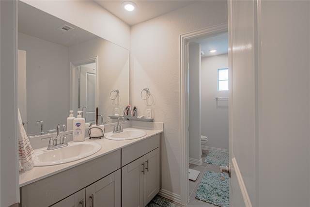 Building Photo - 500 Crystal Clear Ln
