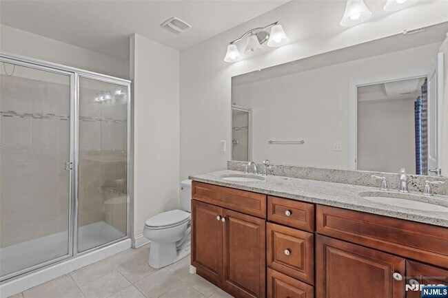 Building Photo - 52 Parkside Dr