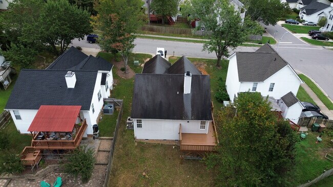 Building Photo - 223 Gregory Dr
