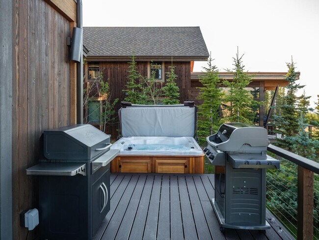 Building Photo - 6 Silver Peaks Dr