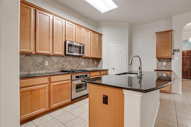Building Photo - 4011 Alamo Dr