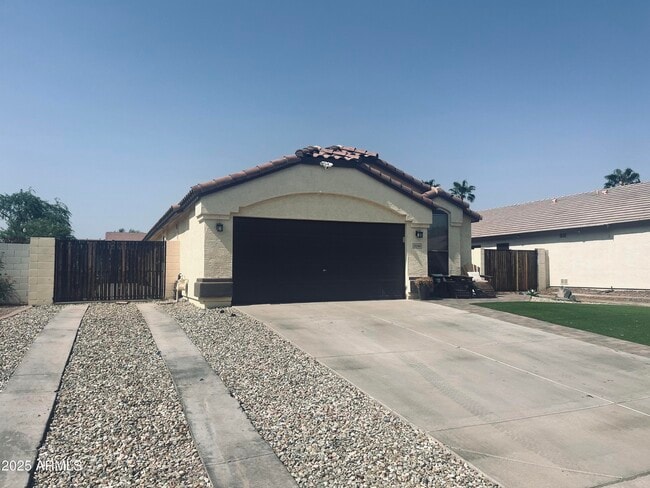 Building Photo - 10246 W Jessie Ln