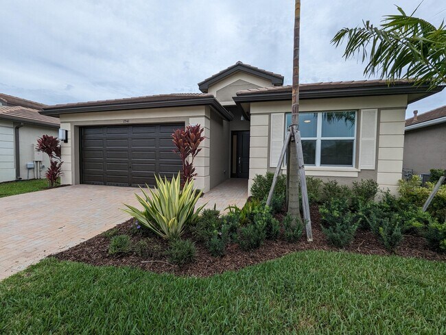 Building Photo - 13541 SW Oceanus Blvd