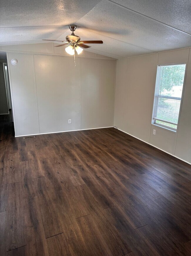 Building Photo - 4451 Goldfinch Way