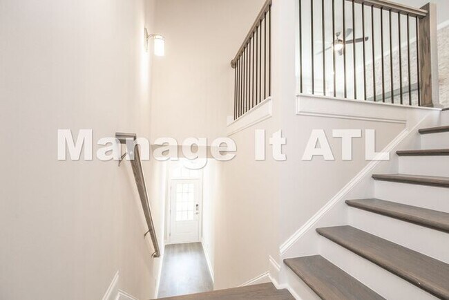 Building Photo - Brand new townhome in Chamblee