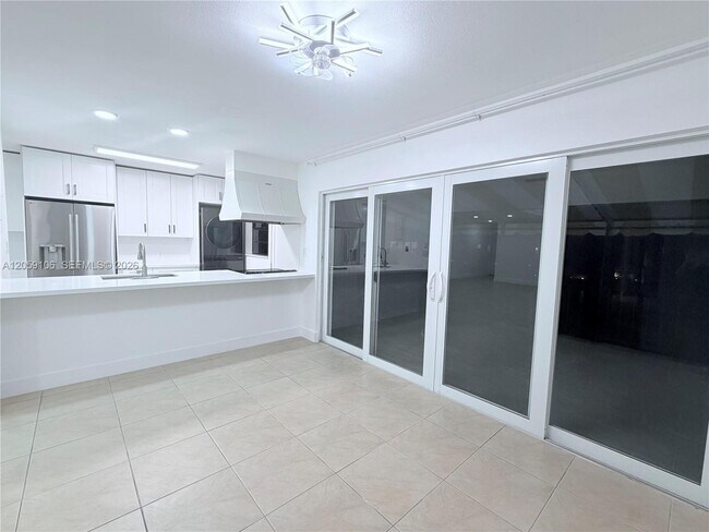 Building Photo - 7011 Crown Gate Ct