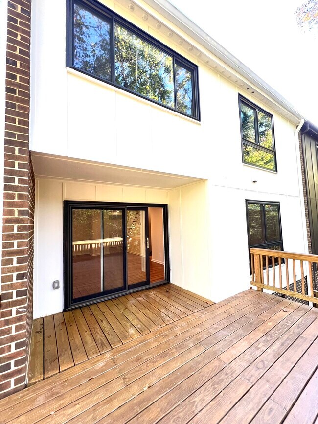 Building Photo - 11083 Saffold Way