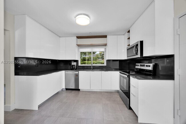Building Photo - 6610 Santona St