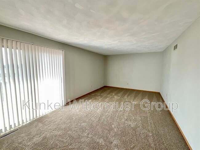Building Photo - 716 Ganim Dr