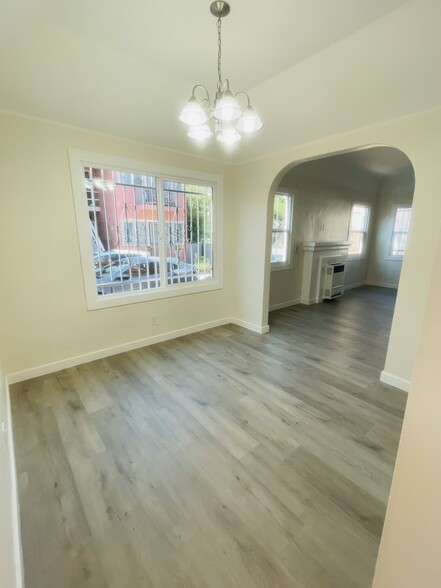 Building Photo - 1208 S St Andrews Pl