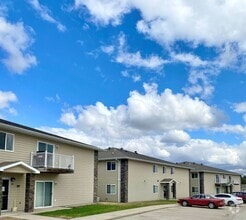 Building Photo - 2 Bed 1 Bath + Detached Single Stall Garage