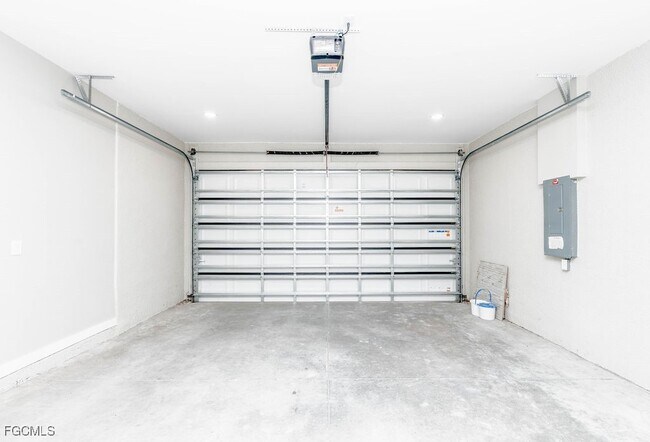 Building Photo - 4417 22nd St SW