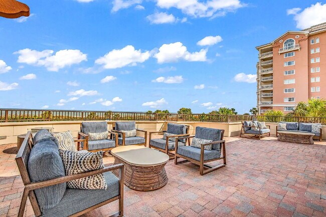 Building Photo - Furnished Townhouse in Gated Community