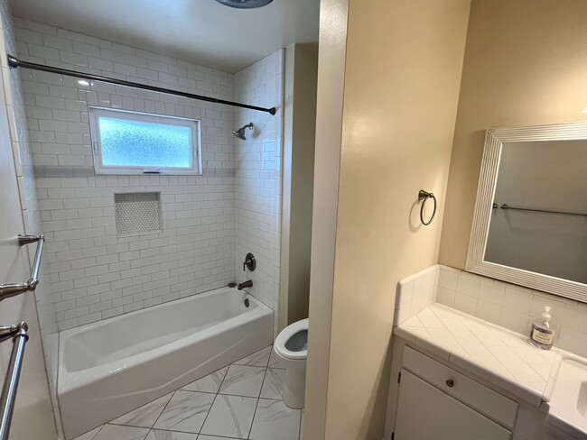 Building Photo - 9686 Wayfarer Dr