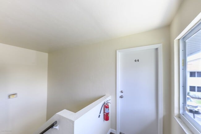 Building Photo - DRASTIC PRICE DROP!!  PRIME LOCATION