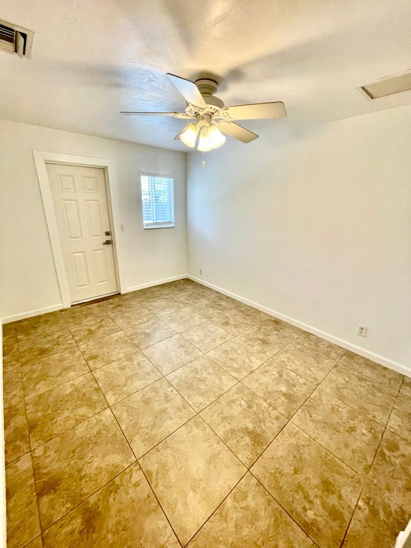 Building Photo - 4430 W Broward Blvd