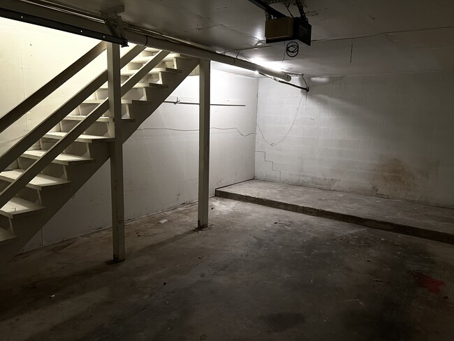 Building Photo - 2221 Wentwood Valley Dr