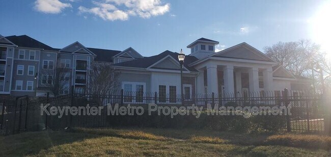 Building Photo - 1321 Karen Blvd