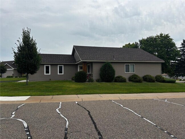 Building Photo - 4001 Iris Ct