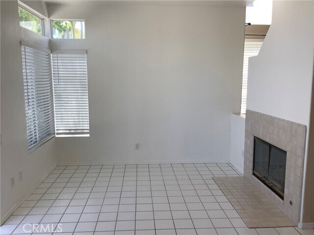 Building Photo - 932 S Lone Pine Ln