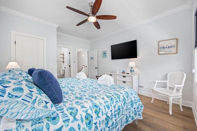 Building Photo - All Inclusive Seasonal Rental in the Beaut...