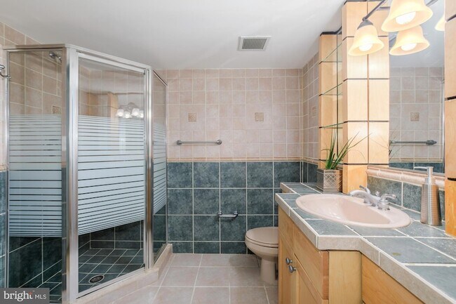 Building Photo - 9715 Singleton Dr