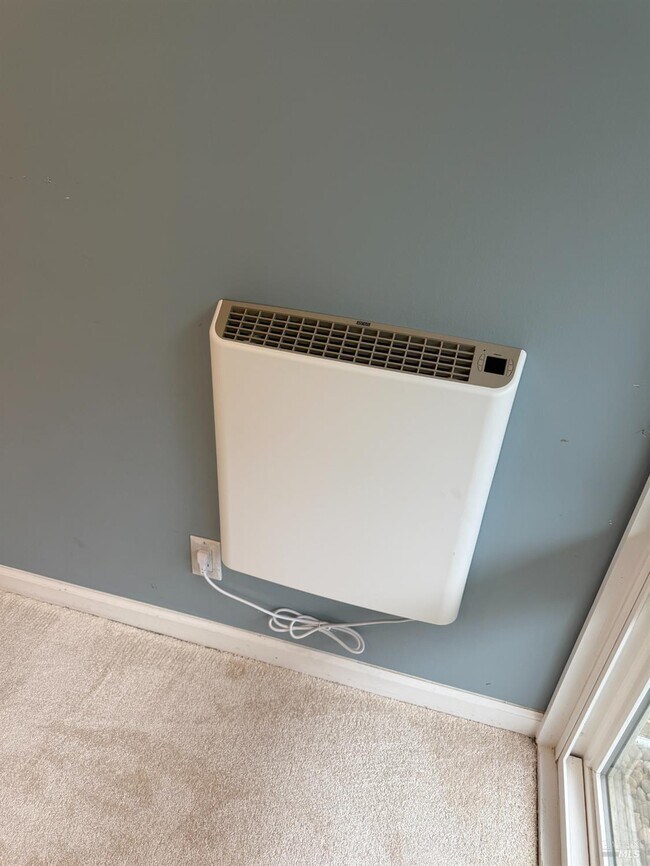 Building Photo - 840 Idylberry Rd