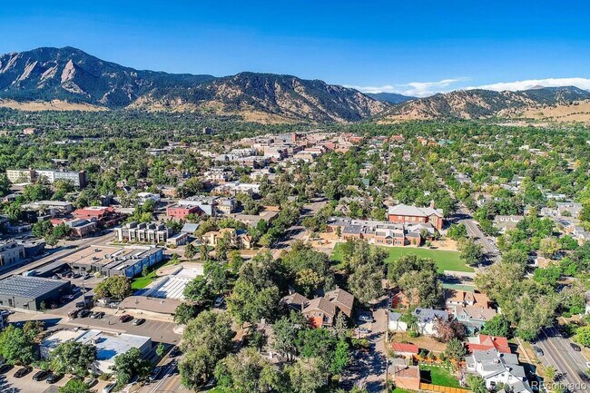 Building Photo - 2135 Spruce St