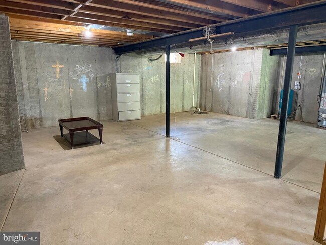 Building Photo - 39 N Friendship Ct