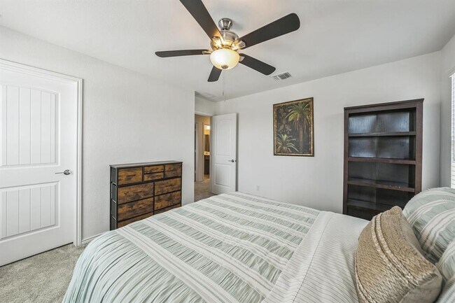 Building Photo - 1127 Aronia Ln