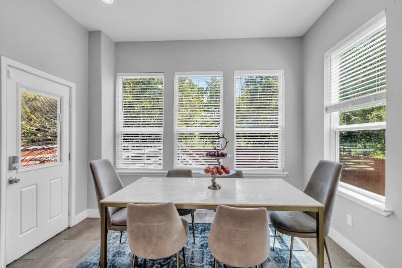 Building Photo - 10747 Dulcimer St