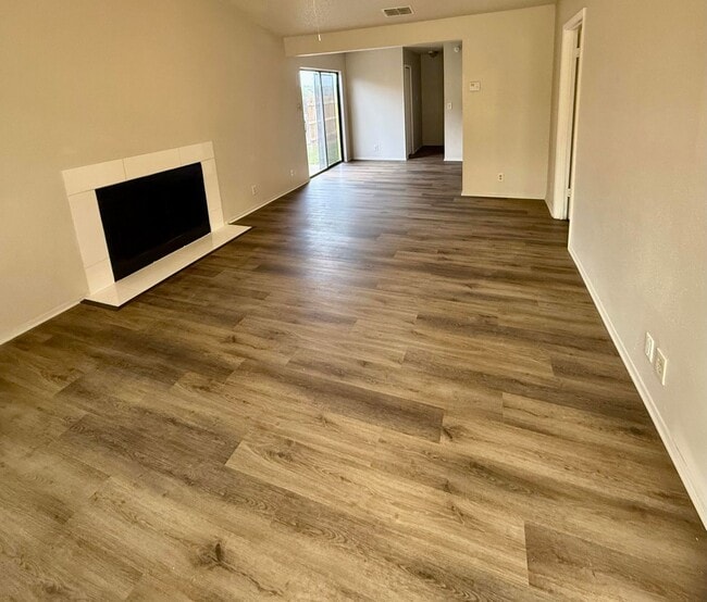 Building Photo - 8416 Dixon Ridge Dr