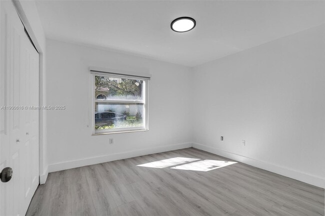 Building Photo - 425 SW 198th Terrace