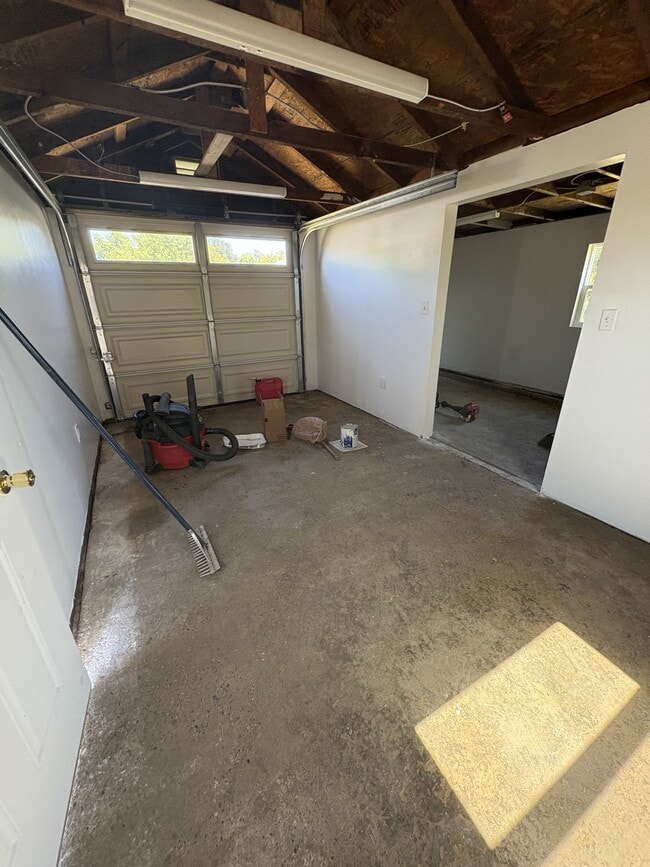 Building Photo - 1154 Grand Ave