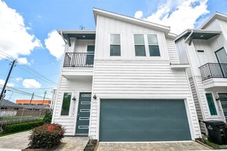 Building Photo - 508 W Donovan St