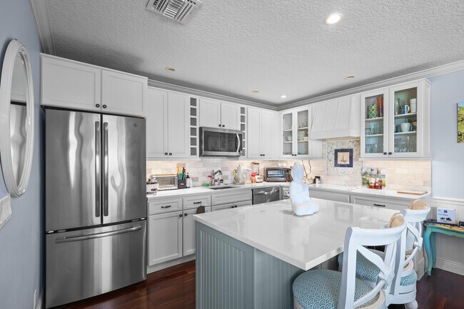 Building Photo - 250 S Ocean Blvd