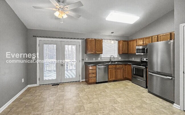 Building Photo - 36015 Wilderness Shores Way