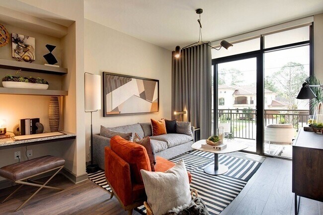 Building Photo - Luxury & Convenience in Houston!