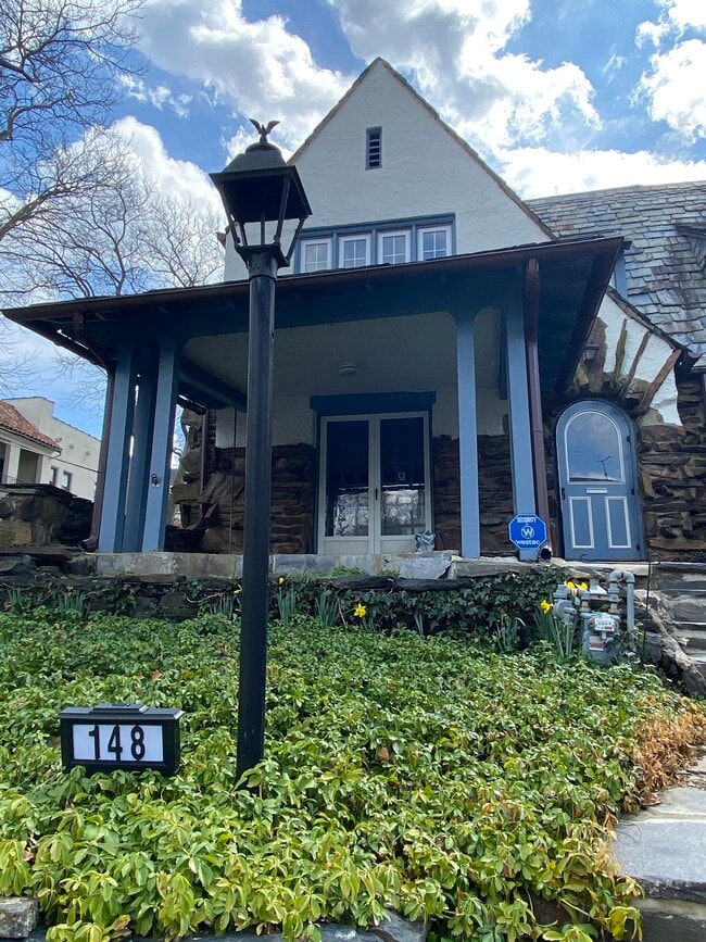 Building Photo - 148 Stoneway Ln