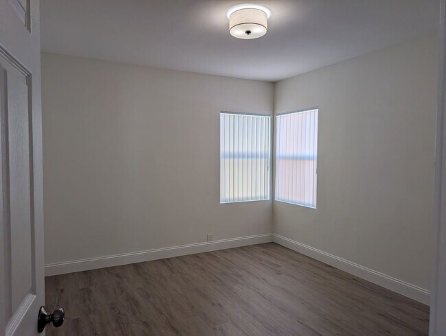 Building Photo - 1417-1419 Milton Ave.