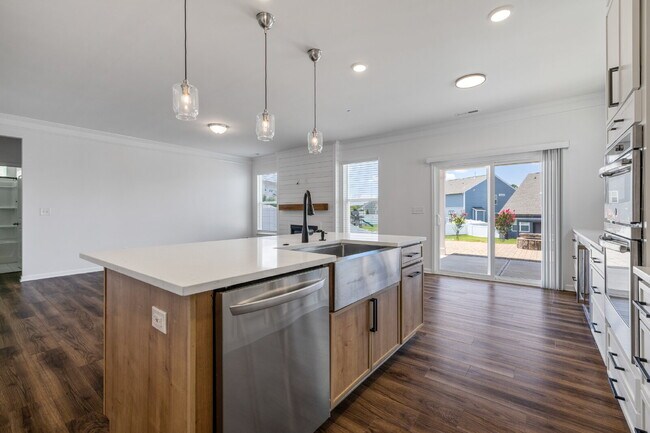 Building Photo - Spacious 5 Bedroom 3 Bath Home in highly sought after Walnut Creek!