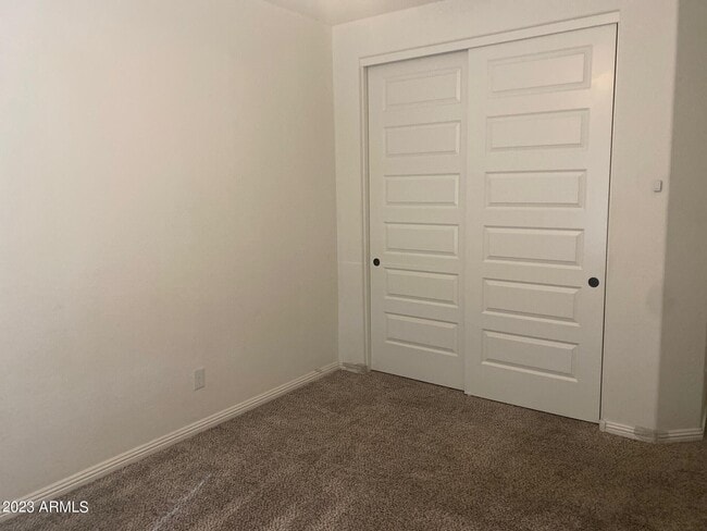 Building Photo - 826 W Nova Pl