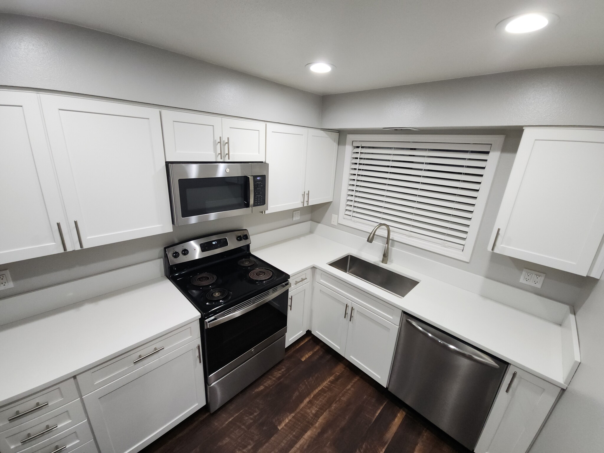 Building Photo - 38 NE 143rd Ave