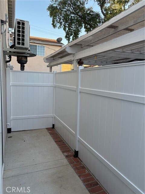 Building Photo - 6838 Aura Ave