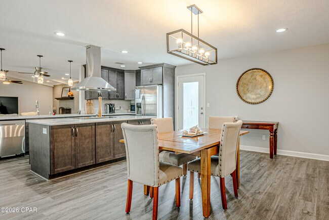 Building Photo - 1112 Colorado Ave