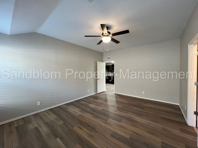 Building Photo - FOR LEASE | Jenks | $1645 Rent | Available...