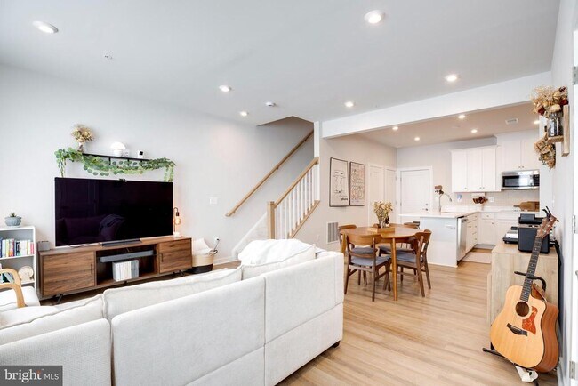 Building Photo - 4614 Olivine Dr