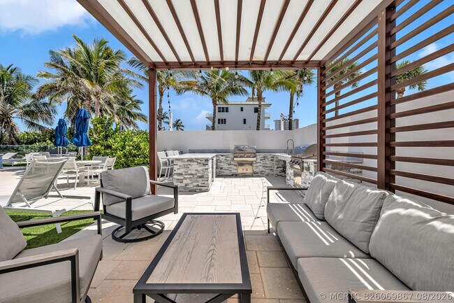 Building Photo - 3000 S Ocean Blvd